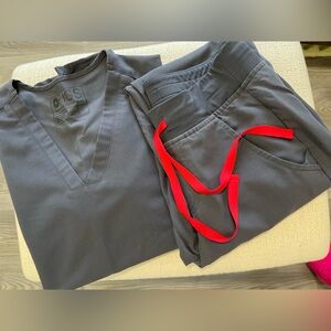 FIGS Charcoal Gray Scrub Set.